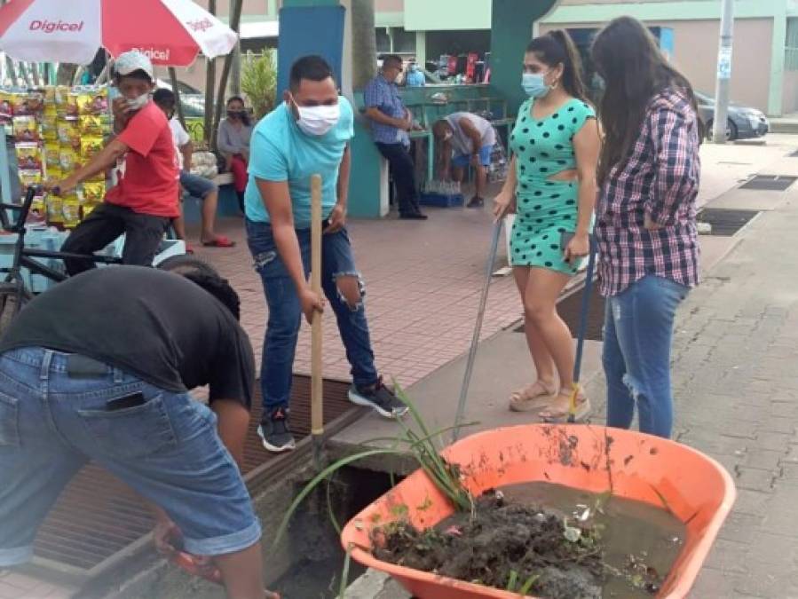 Fueron llevados a una sede policial y el vehículo fue confiscado para determinar si en realidad es propiedad de Invest-H.