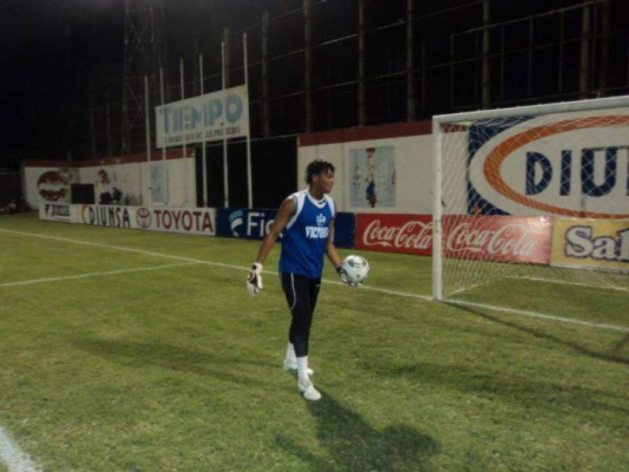 Sein Munguía en uno de los partidos que pudo disputar en el estadio Morazán.