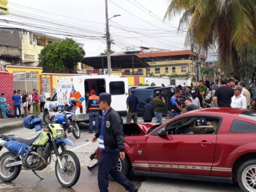 <br/>Los socorristas, que rápidamente auxiliaron a las personas heridas, informaron que entre los heridos hay tres niños que fueron llevados a un centro hospitalario.<br/>