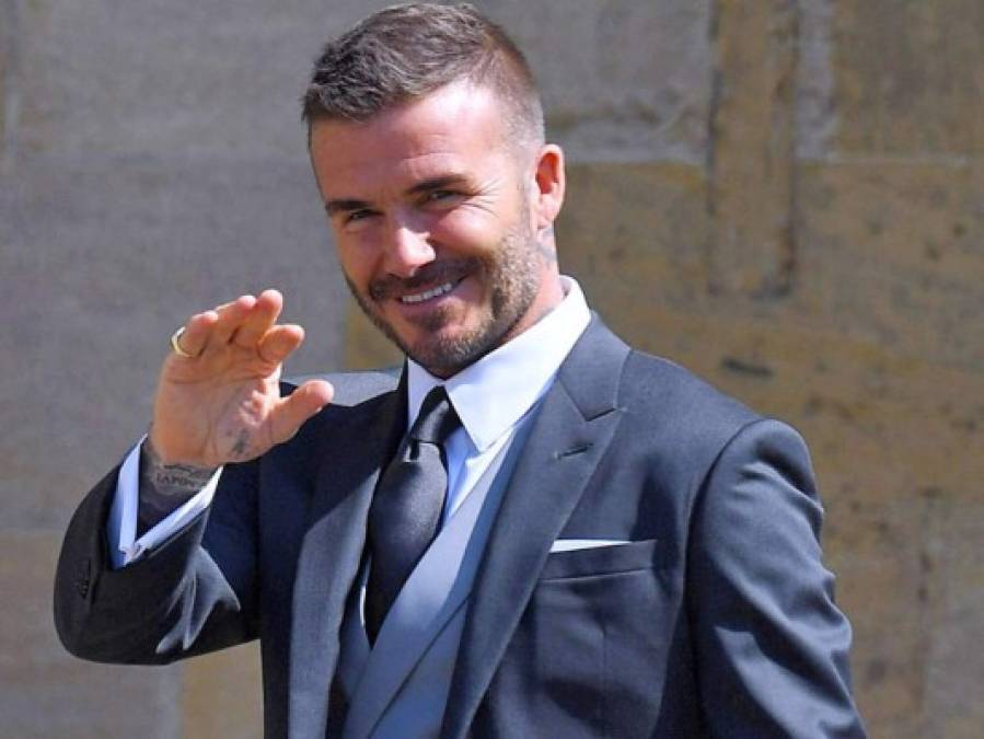 David Beckham es un exfutbolista inglés, cuya carrera profesional cubrió algo más de veinte años. Asimismo, es una celebridad más allá del ámbito deportivo, con una lucrativa actividad publicitaria que sigue a día de hoy.