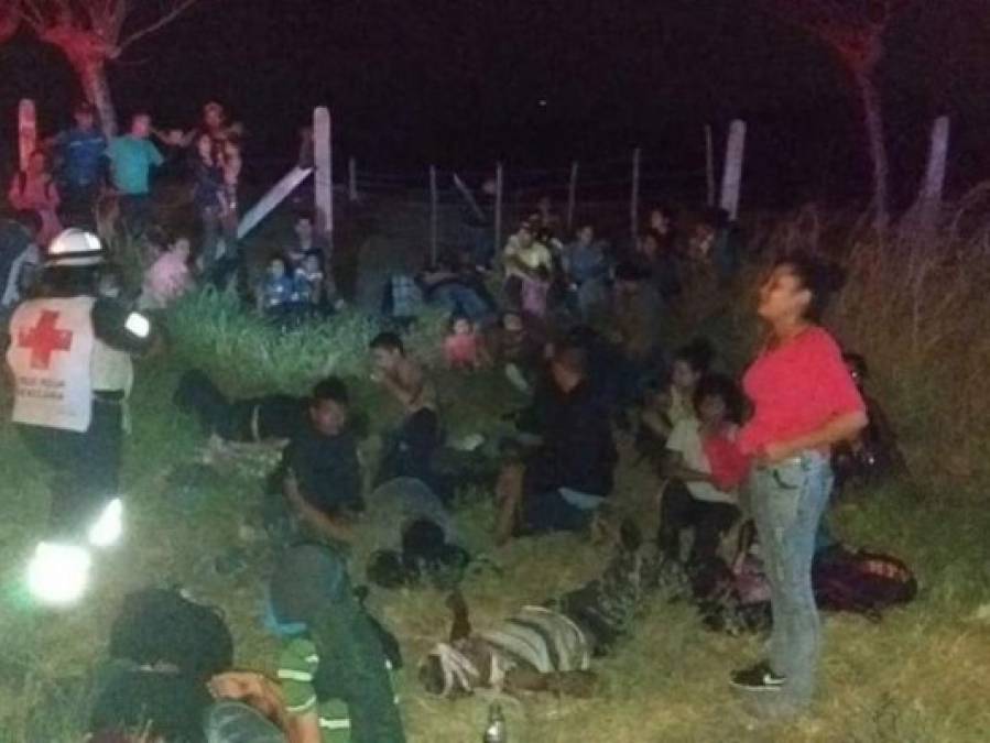 El accidente ocurrió a las 4:00 de la madrugada aproximadamente. Por varios minutos los accidentados tuvieron que esperar que la Cruz Roja y autoridades llegaran a socorrerles. La atención que les brindaron fue de calidad, aseguran.