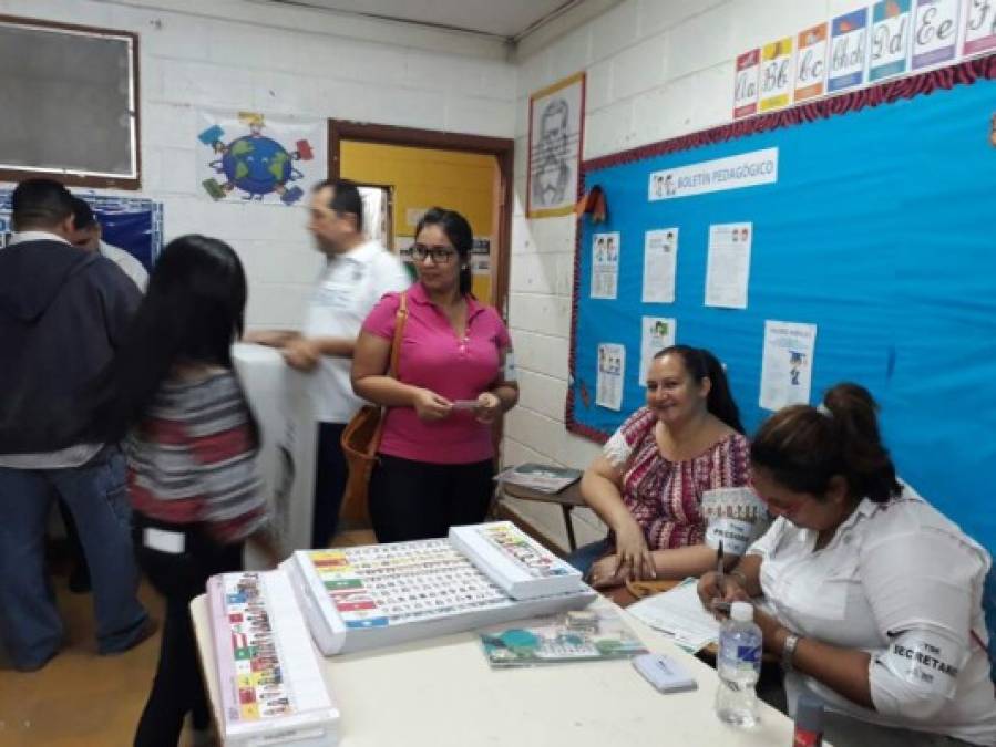 FOTOS: Así comenzaron las elecciones en Honduras
