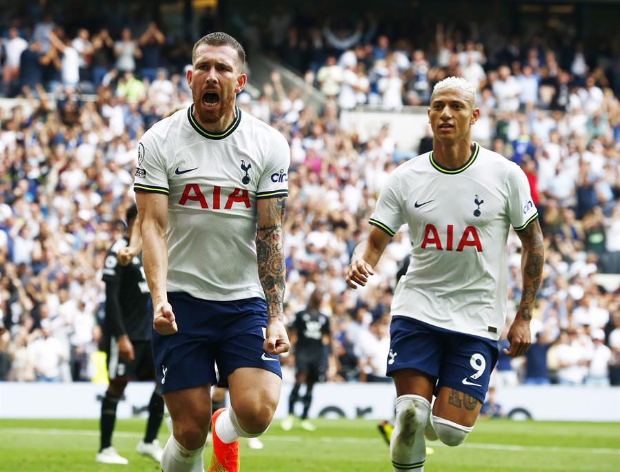 Tottenham se encuentra en la tercera posición de la Premier League con 14 puntos.