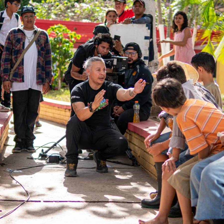 El escritor y director Carlos Membreño.