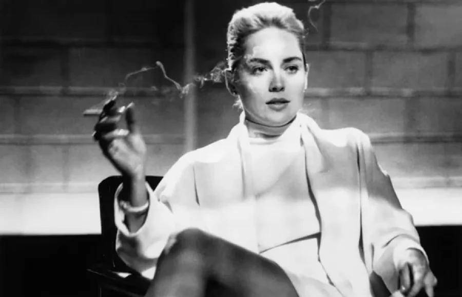 “Es una leyenda, mi inspiración absoluta y un genio”, afirma rotunda Sharon Stone de una estrella que sigue destilando estilo y temperamento.