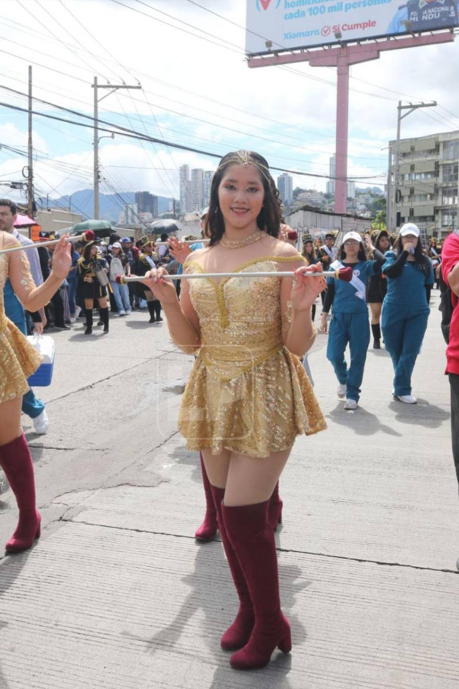 Bellas palillonas de la capital, reinas de los desfiles patrios