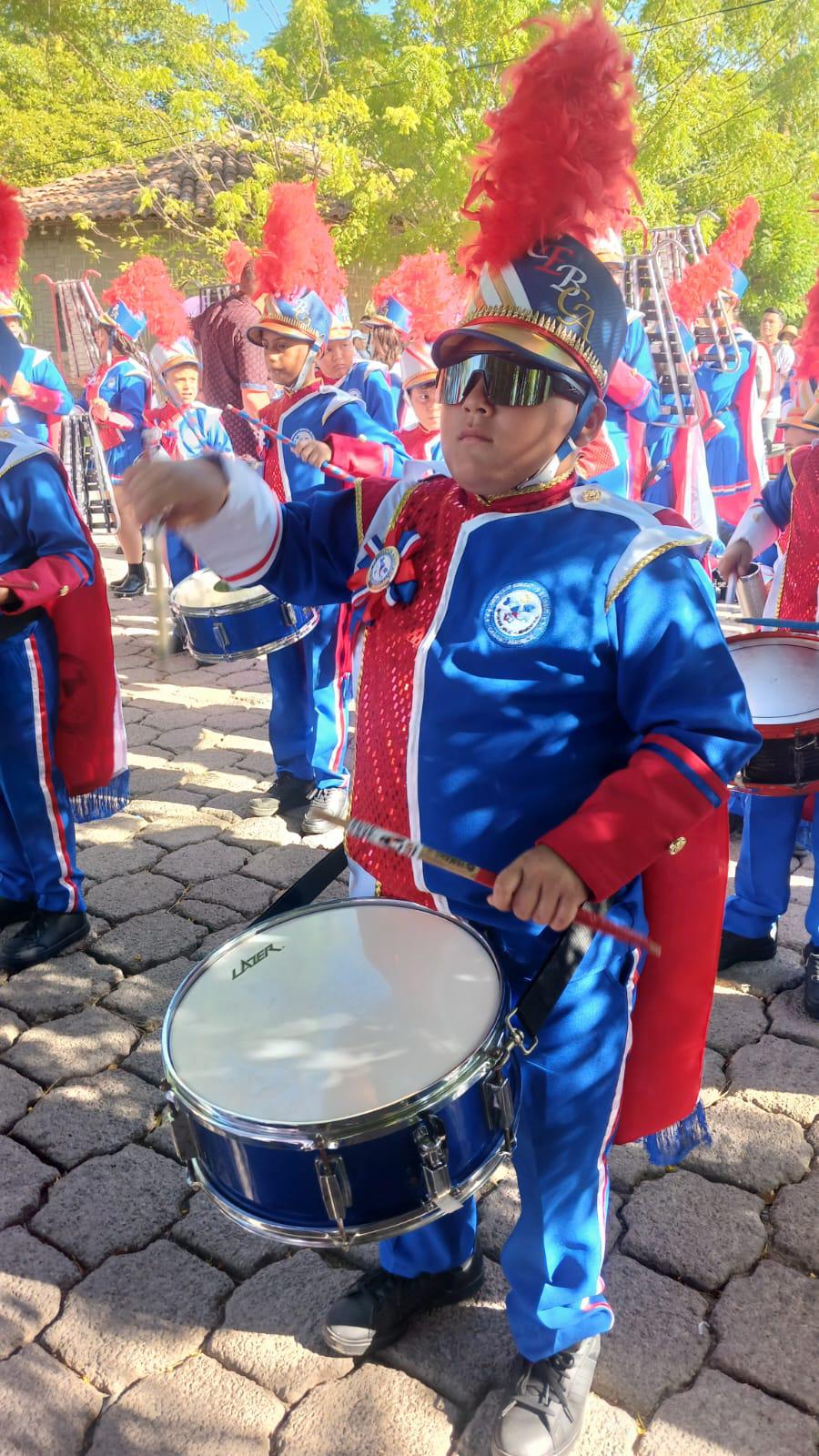 Nacaome: con patriotismo, estudiantes rinden honores a Honduras