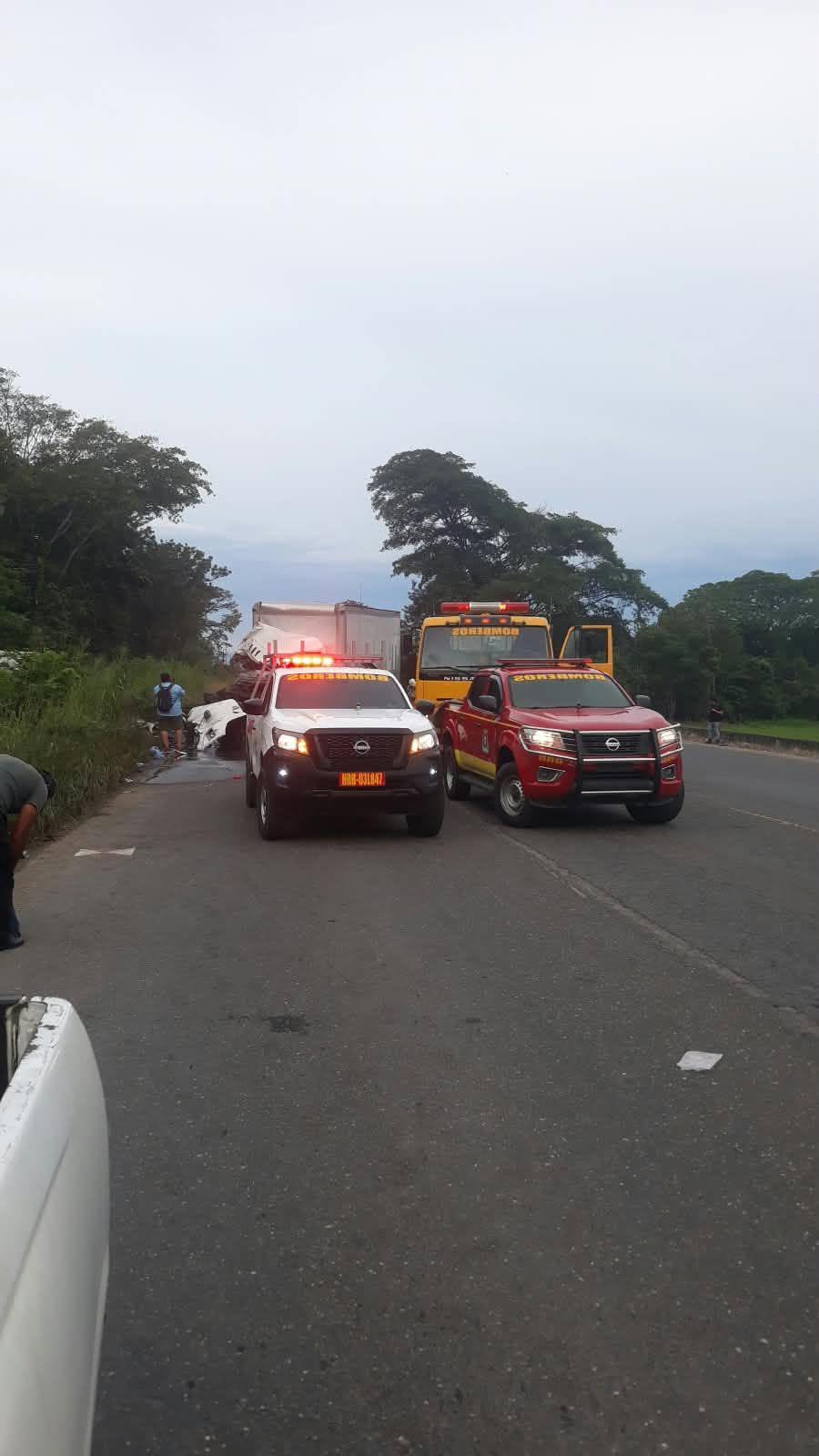 Al menos 40 personas iban en el bus accidentado en El Progreso: un muerto y menores heridos
