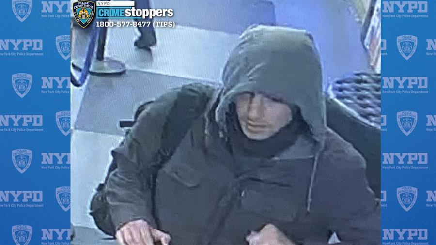 La policía de Nueva York inició una cacería de varios días para dar con el paradero del sospechoso.