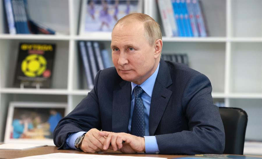Putin se mofa de las sanciones impuestas por la Unión Europea y EEUU a Rusia
