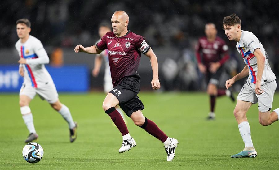 Barcelona vence en partido especial al Vissel Kobe de Iniesta