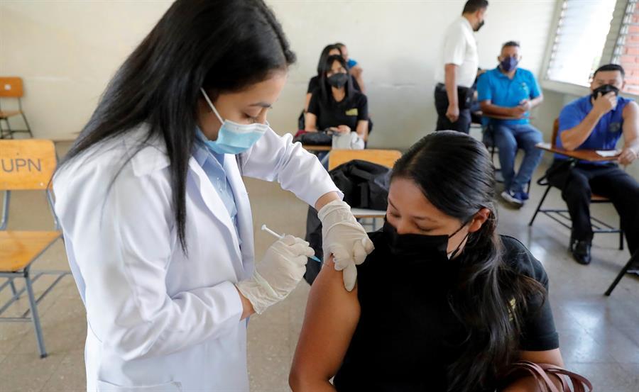 Incidencia de muertos por covid-19 y contagios en Honduras sigue a la baja