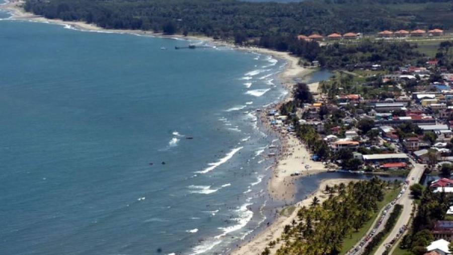 $!Tela está a 90 kilómetros de San Pedro Sula y a 296 kilómetros de Tegucigalpa. Para su seguridad la bahía contará con protección por agua y tierra.