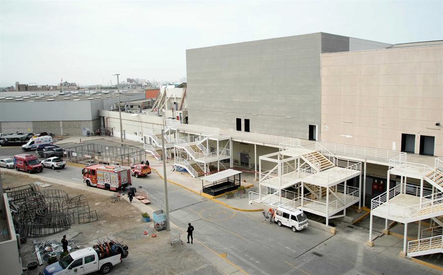 Desplome en un centro comercial deja ocho muertos y 80 heridos en Perú