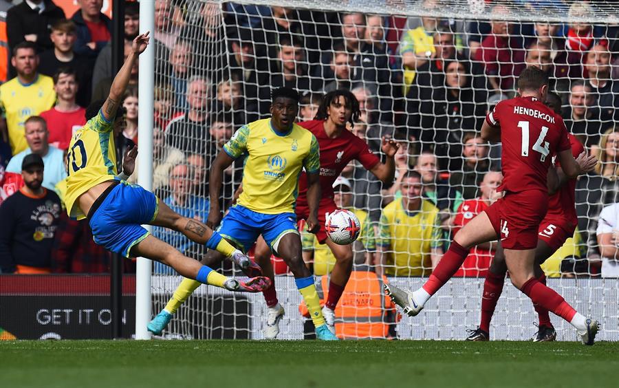 Con grandes atajadas de Keylor: El Nottingham cae ante el Liverpool