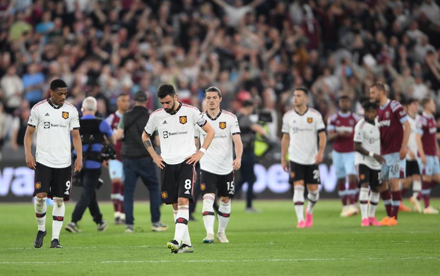 El Manchester United se encuentra en la cuarta posición con 63 unidades, mientras que el Liverpool en el quinto lugar con 62. Peligra la Champions para los de Ten Hag.