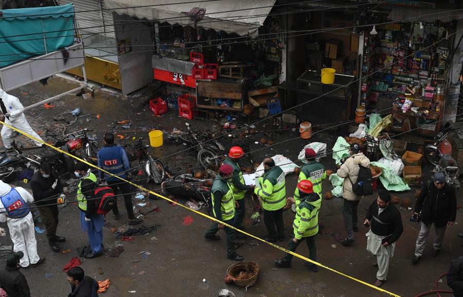 Al menos dos muertos y 29 heridos tras un atentado con bomba en Pakistán
