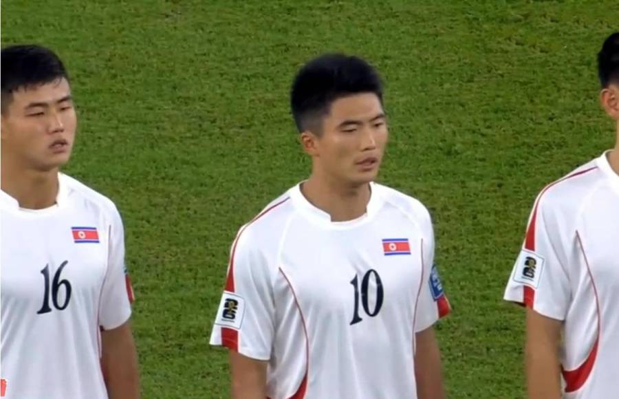 El futbolista portó el número 10 de Corea del Norte en la derrota ante Siria. El partido, que se jugaba en Jeddah, Arabia Saudita, ha terminado con victoria para el conjunto sirio por 1-0.