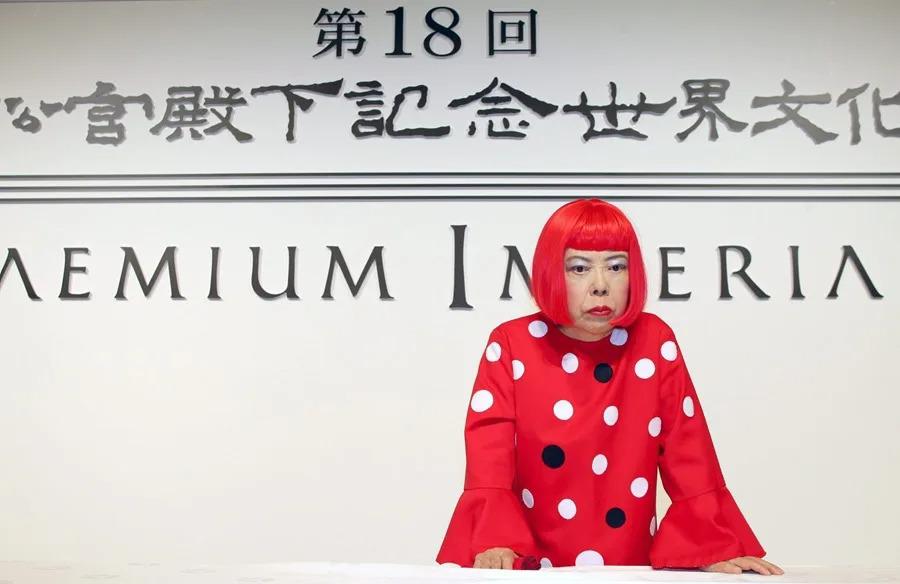 Yayoi Kusama, la artista que convirtió los lunares en símbolo de la psicodelia
