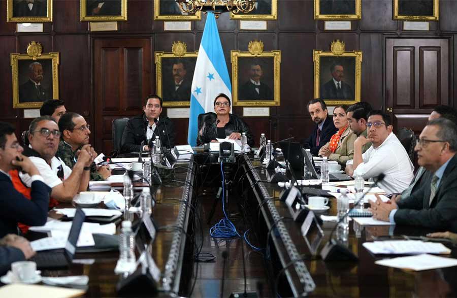 Cuestionan el 78% de evaluación del gabinete de Gobierno
