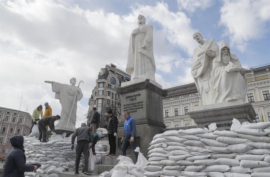 Ucrania teme una nueva ofensiva sobre Kiev tras el reagrupamiento de tropas rusas