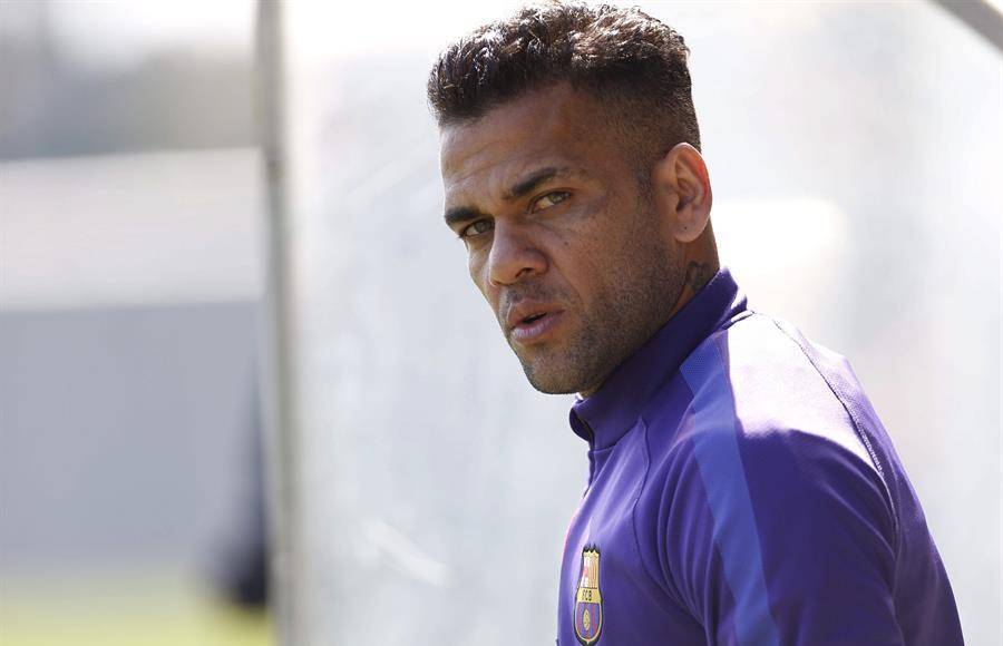 El brasileño conoció su sentencia este jueves, además de la cantidad que deberá pagar, pero ¿podría Dani Alves salir en 2025 de prisión?