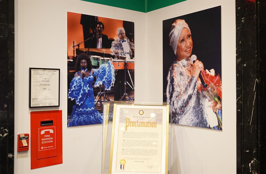 Fotografía cedida por The Paley Center for Media de un espacio dedicado a la reina de la salsa, la cubana Celia Cruz, en la exposición ‘Los Latin Grammys: 25 años de excelencia musical’.