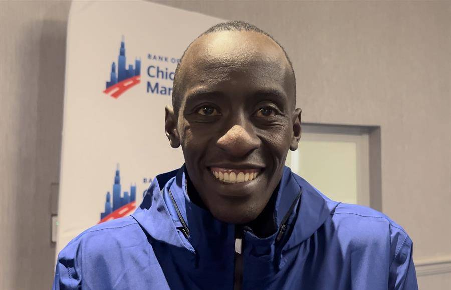 A un día del trágico accidente, el padre del atleta keniano Kelvin Kiptum, plusmarquista mundial de maratón, pidió hoy al Gobierno de Kenia que investigue las circunstancias de la muerte de su hijo, fallecido la pasada noche en un accidente de tráfico en el oeste del país.