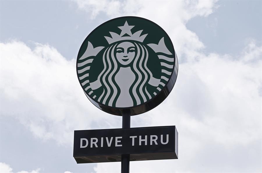 Starbucks cubrirá costes de viaje a empleadas que quieran abortar