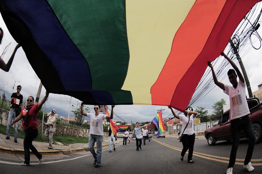 La comunidad LGBTI vive atemorizada por la violencia en Honduras, dice una activista