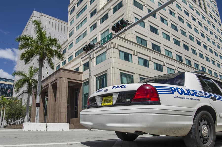 Muere una niña en persecución policial por un presunto secuestro en Florida
