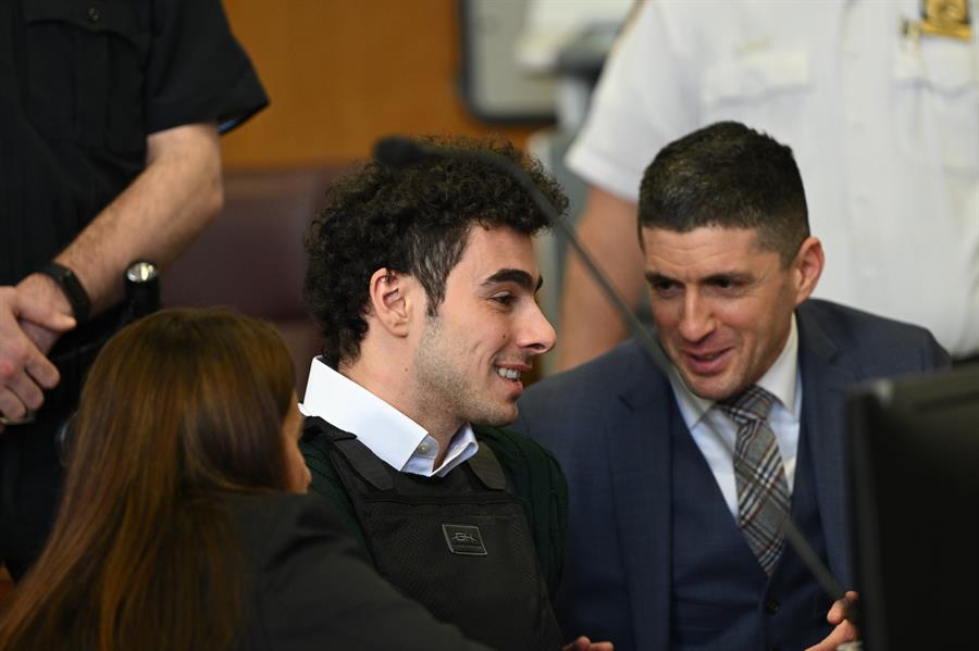 Luigi Mangione vuelve a tribunal de Nueva York con un chaleco antibalas