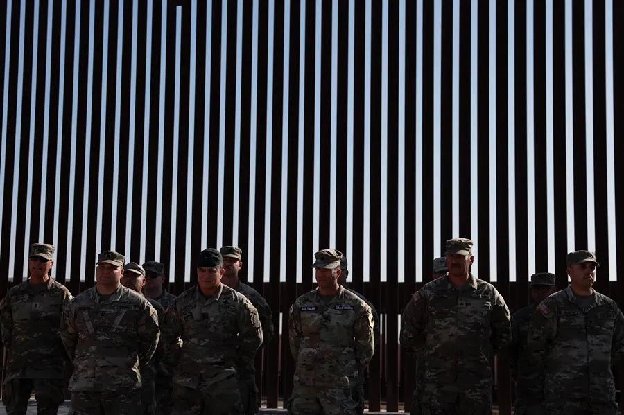 Gobierno de Trump da potestad a la Guardia Nacional en Texas de arrestar a migrantes