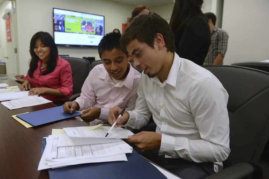 Indocumentados en Virginia pueden solicitar ya su licencia de manejo de autos