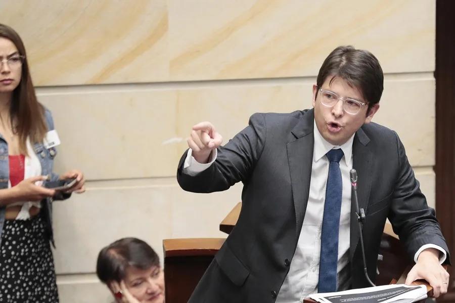 Quién era Miguel Uribe Turbay, el senador combativo que aspiraba a la presidencia de Colombia