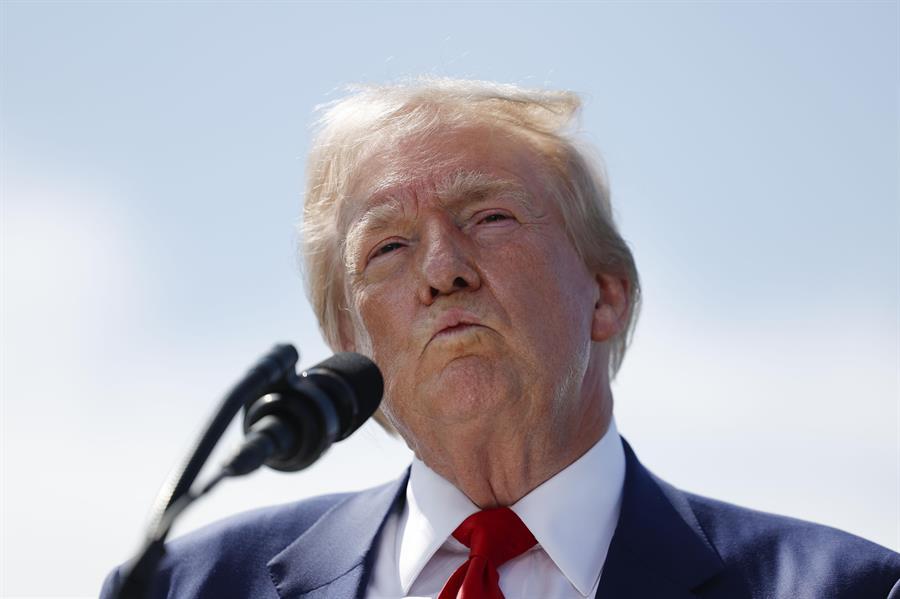 Trump asegura que su plan de deportación comenzará en Springfield con destino a Venezuela