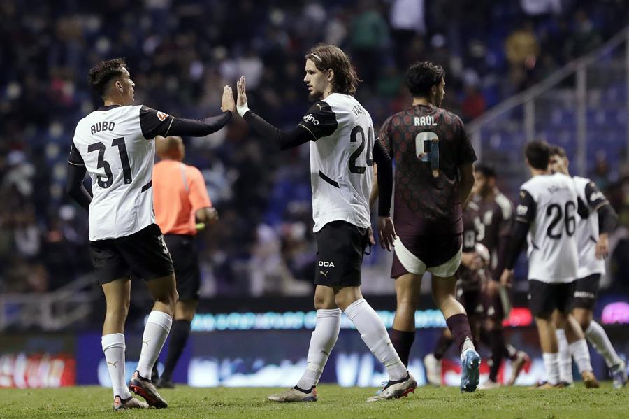 México no pudo y se estrella ante un Valencia con suplentes