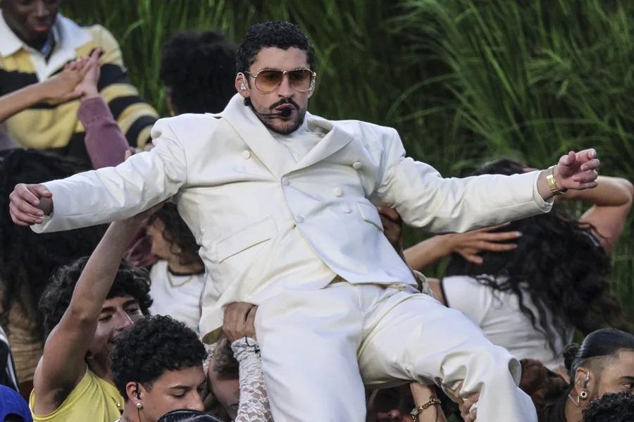 Exnovia de Bad Bunny logra avance en demanda; pide 40 millones de dólares