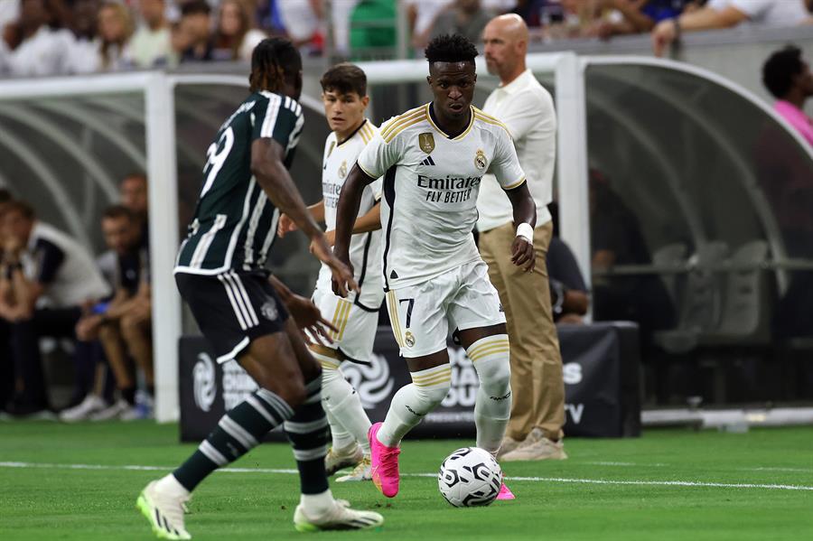 Real Madrid vence al Manchester United con golazos de Bellingham y Joselu