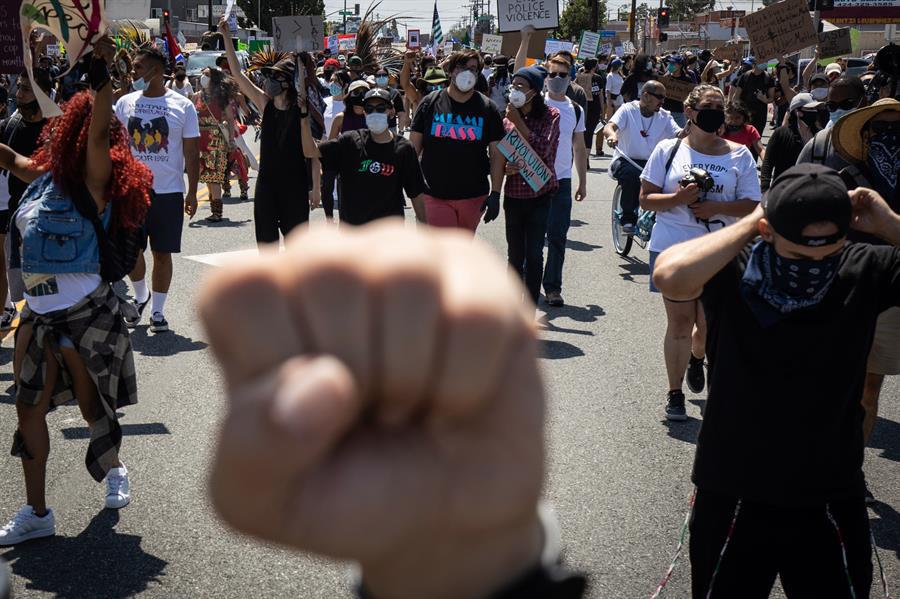 Uno de cada cuatro estadounidenses justifica la violencia contra el Gobierno