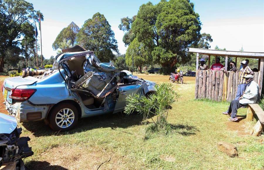 “Estaba tirado debajo del auto con el cinturón de seguridad roto y ya estaba muerto”, confesó la fuente.