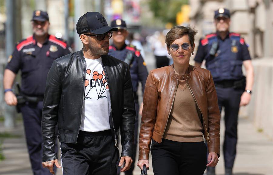Tras su ingreso en prisión provisional, su equipo en aquel momento, el Pumas de México, rescindió su contrato.