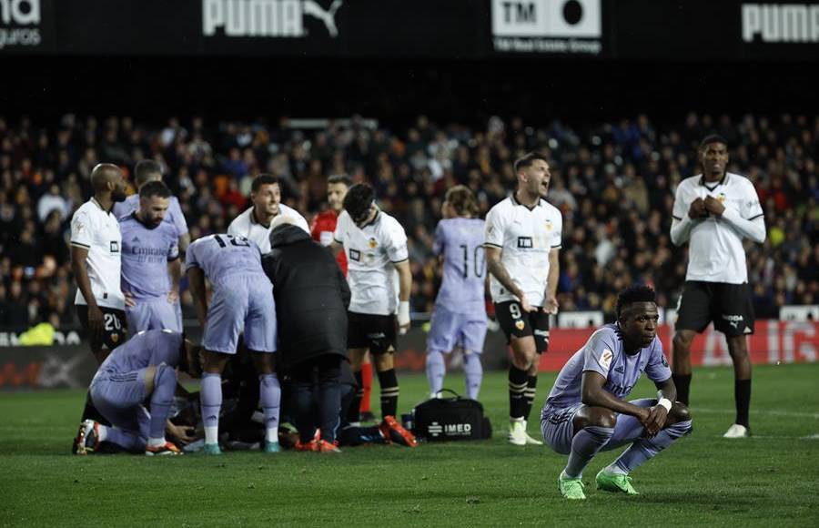 El pasado domingo, Diakhaby aseguró en redes sociales que hará ”todo lo posible para volver al campo lo antes posible y aún más fuerte” e incidió en el agradecimiento a los servicios médicos que le cuidaron “muy rápido en el hospital” y “con amabilidad y compasión”.