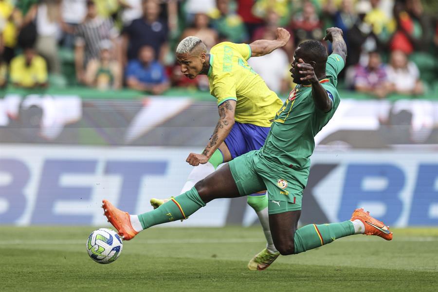 ¡Le anotaron cuatro! Brasil recibe duro revés ante Senegal en amistoso