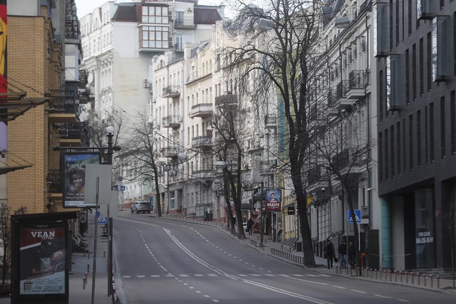 Confirman unión de diez países para proteger a sus ciudadanos en Ucrania