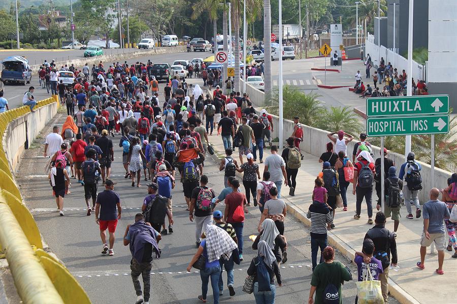 Sale caravana de migrantes en busca de regulación migratoria en México