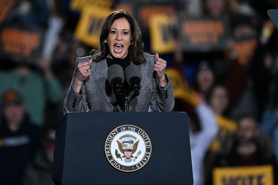 Harris promete “nuevo liderazgo” desde el lugar donde Trump incitó el asalto al Capitolio