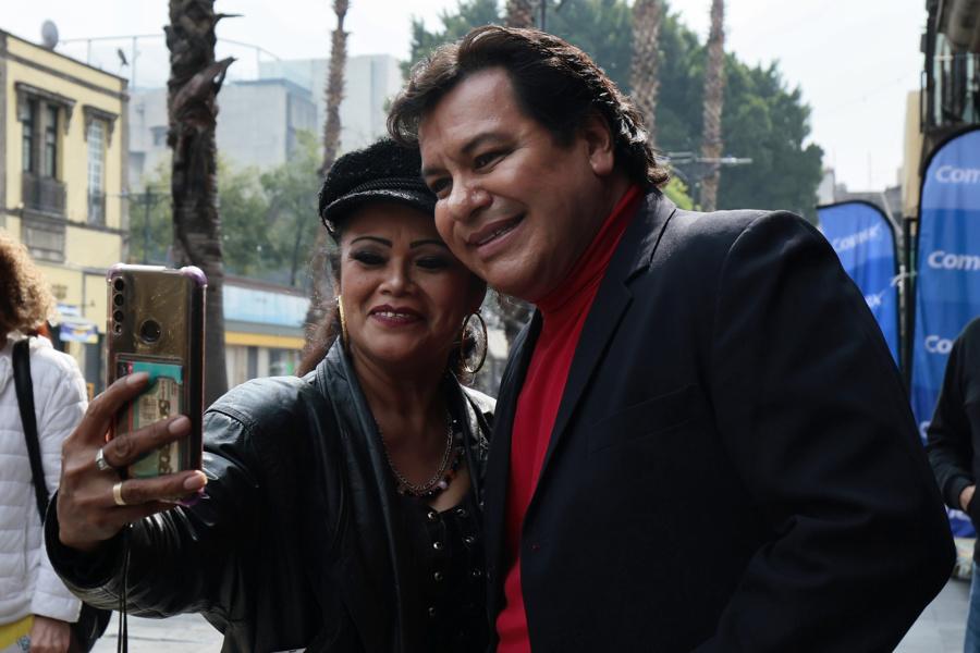 México vuelve a cantarle a Juan Gabriel 10 años después de su muerte