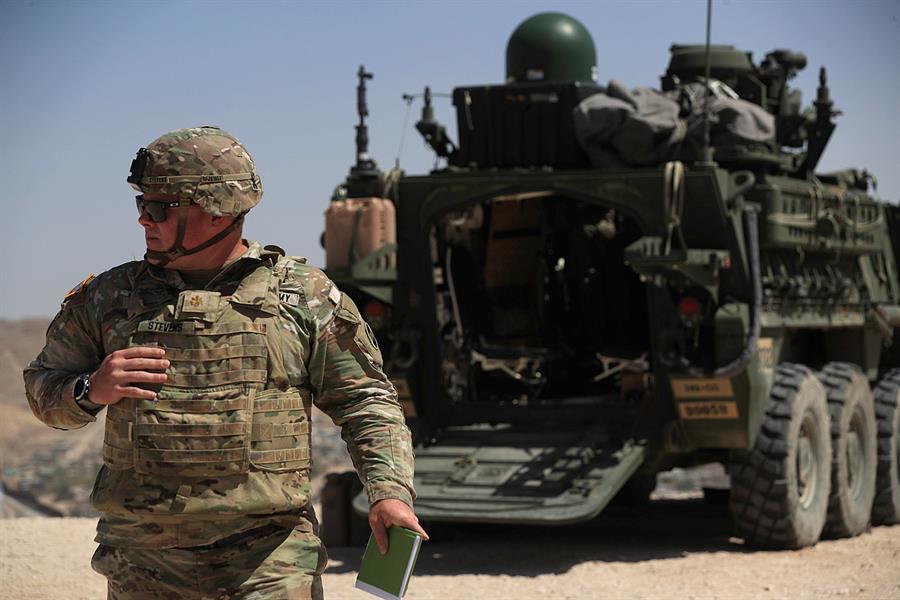 EEUU despliega tanquetas y militares en la frontera con México