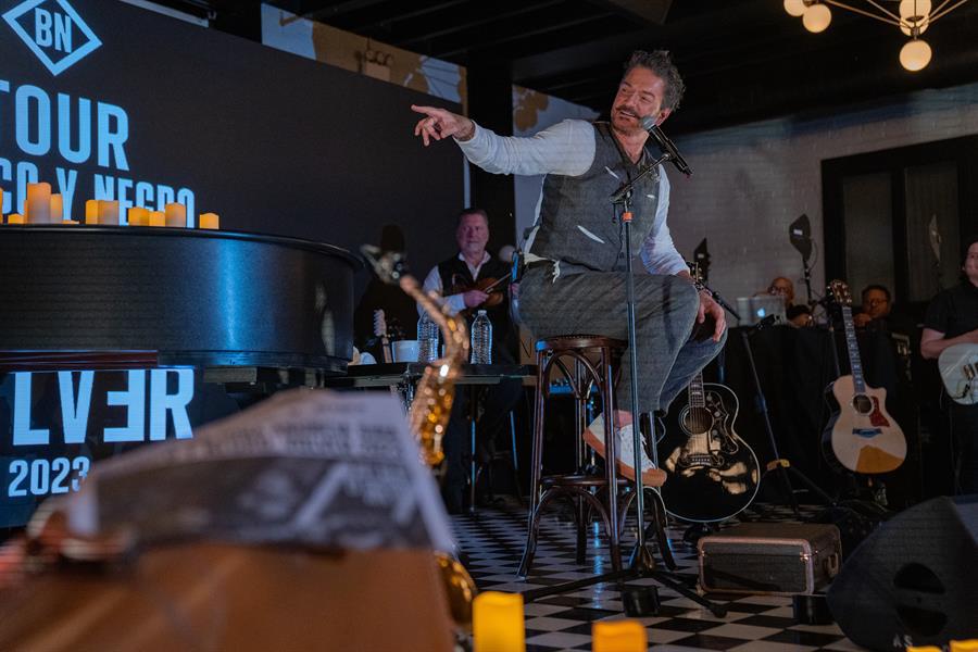 Arjona deja entrever su nuevo y sugestivo proyecto discográfico